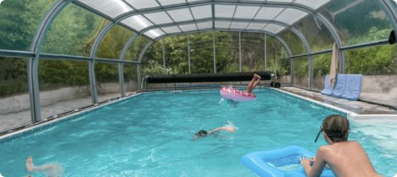 image de piscine couverte